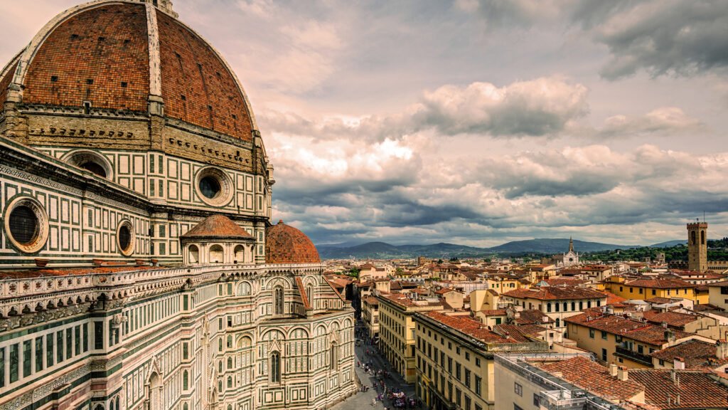 Florence, eSIM with Roam Pass