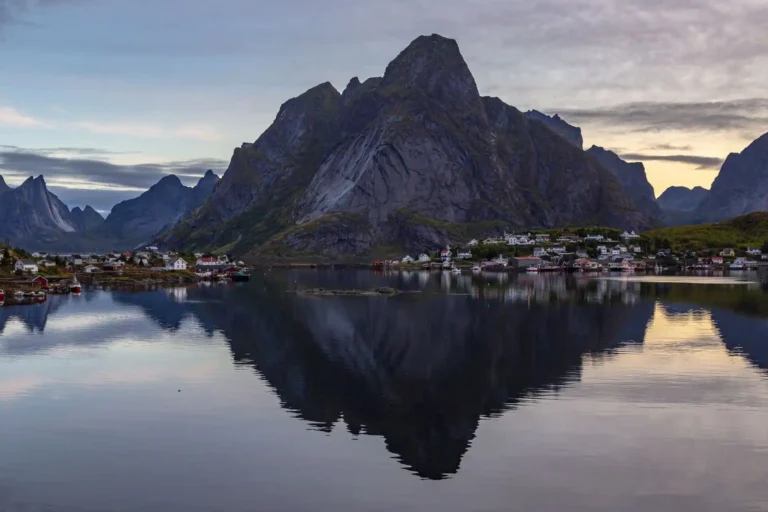 Lofoten Islands – Norway’s Arctic Paradise of Beaches, Seafood, and Coastal Markets