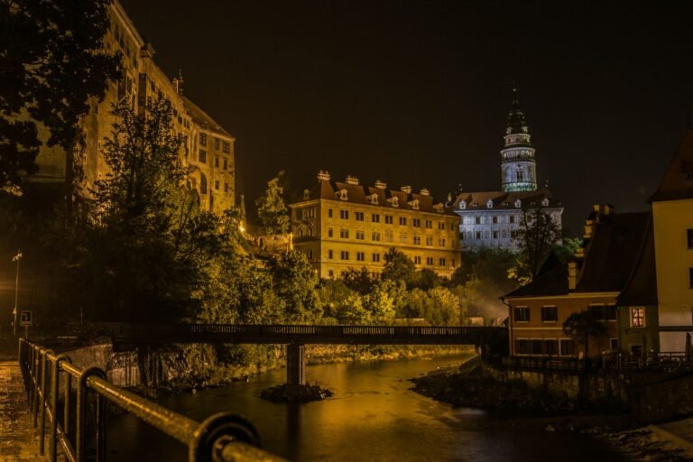 State Castle & Chateau Český Krumlov – A Fairytale Journey Through Czech History