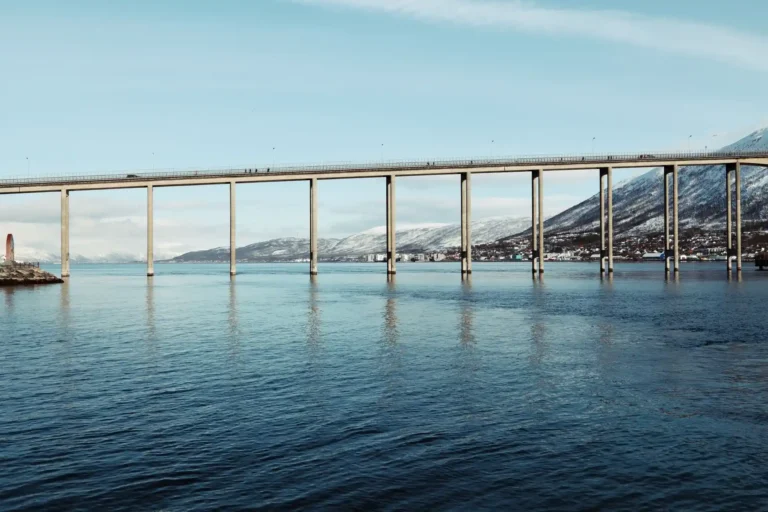 Tromsø – Arctic City of Northern Lights, Beaches, and Nordic Flavors