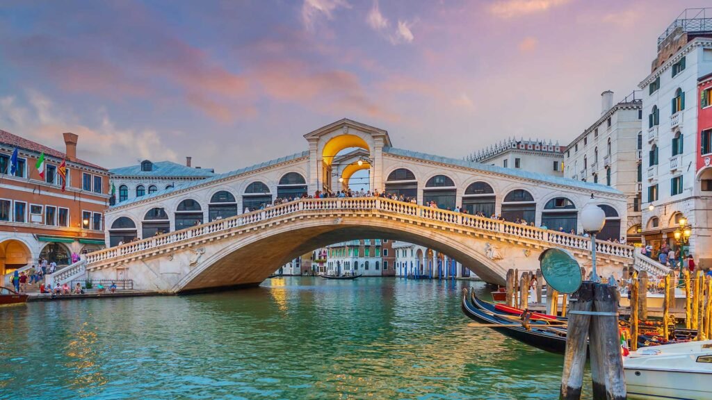 Explore Venice with eSIM and Roam Pass Europe